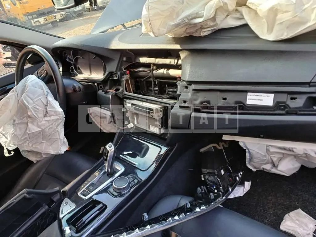 Photo 2 of 21: 2016 BMW 520d, VIN WBA5E5105GG200017 — Korean insurance auction