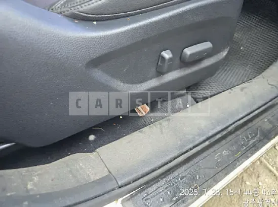 Photo 2 of 19: 2016 Hyundai Santa Fe — Korean insurance auction