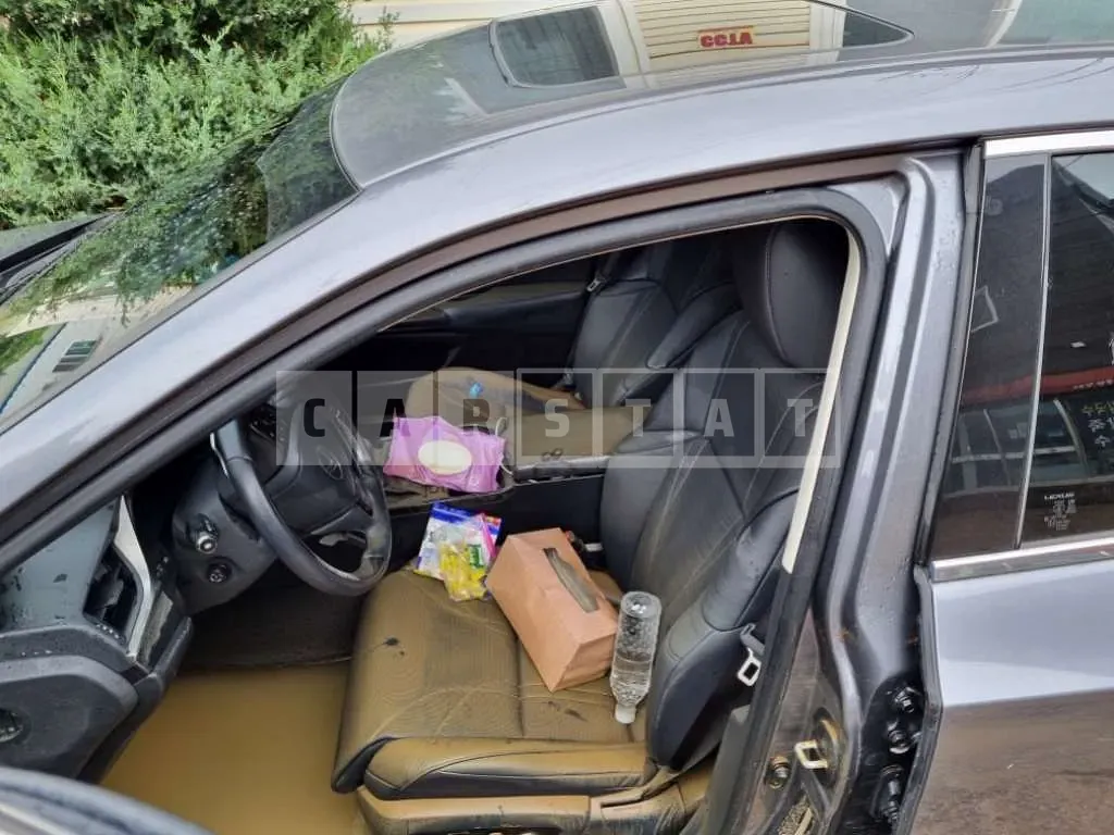 Photo 3 of 3: 2019 Lexus ES300h, VIN JTHB21B11K2015062 — Korean insurance auction