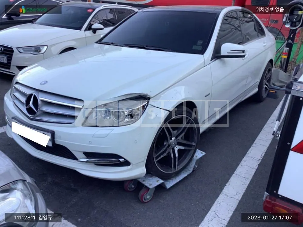 Photo 3 of 3: 2010 Mercedes-Benz C200 K, VIN WDDGF4BB2AA356826 — Korean insurance auction