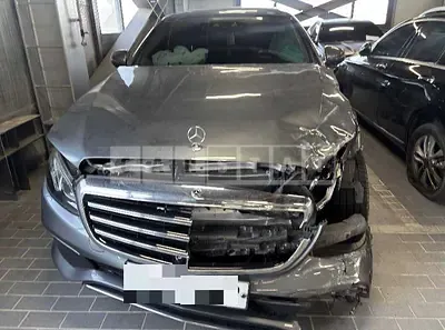 Photo 1 of 36: 2019 Mercedes-Benz E300 4Matic — Korean insurance auction