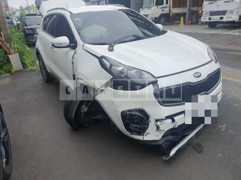 Photo 2 of 17: 2015 Kia Sportage 1.7 — Korean insurance auction