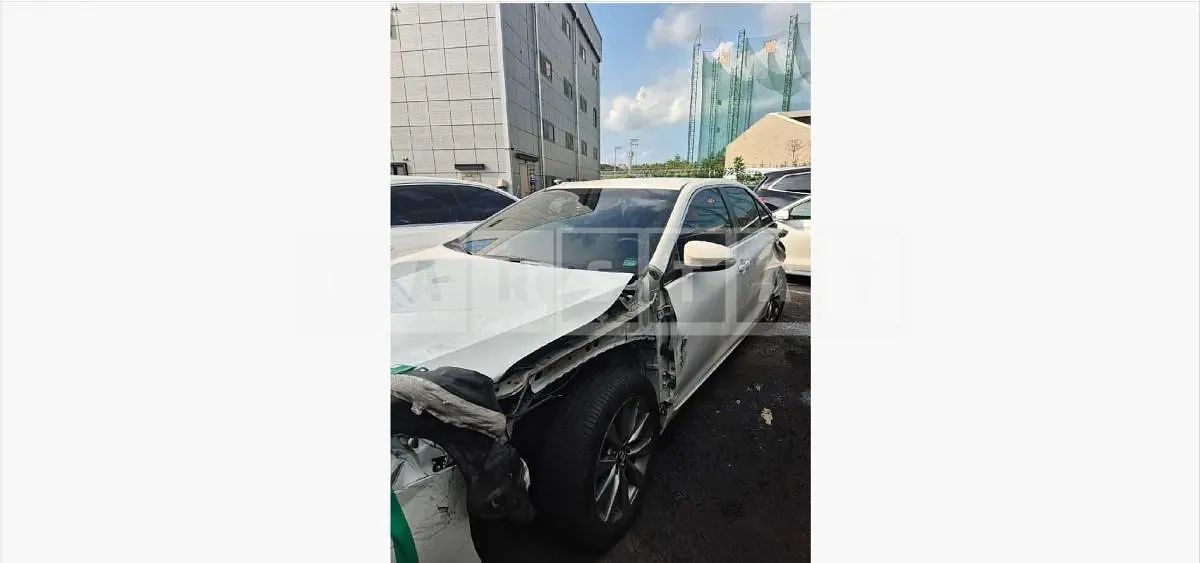 Photo 2 of 7: 2016 Toyota Camry Hybrid LE — Korean insurance auction
