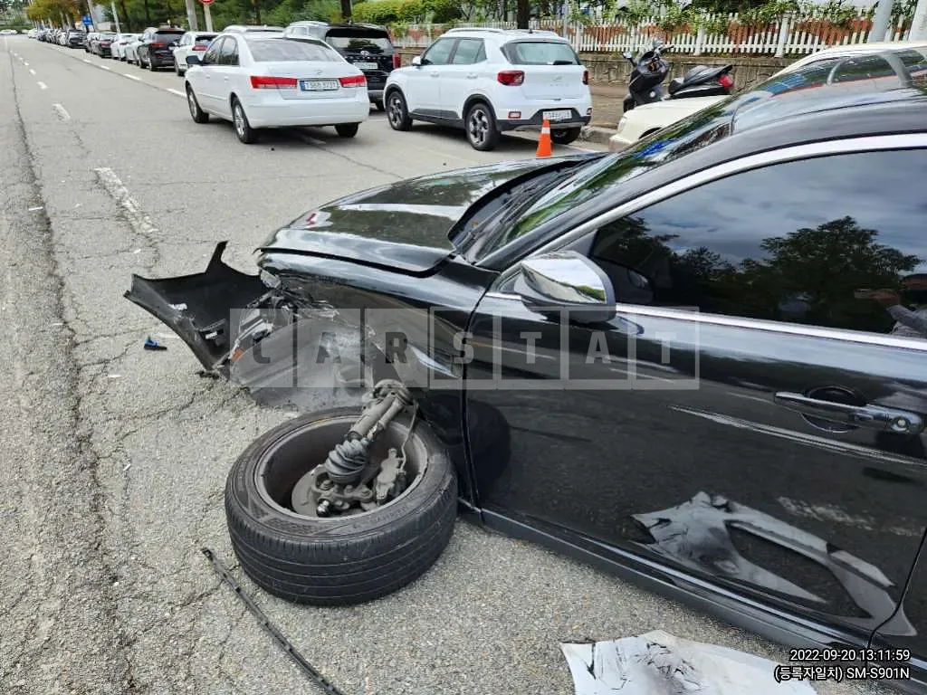 Photo 2 of 14: 2015 Ford Taurus, VIN 1FAHP2F9XFG137243 — Korean insurance auction