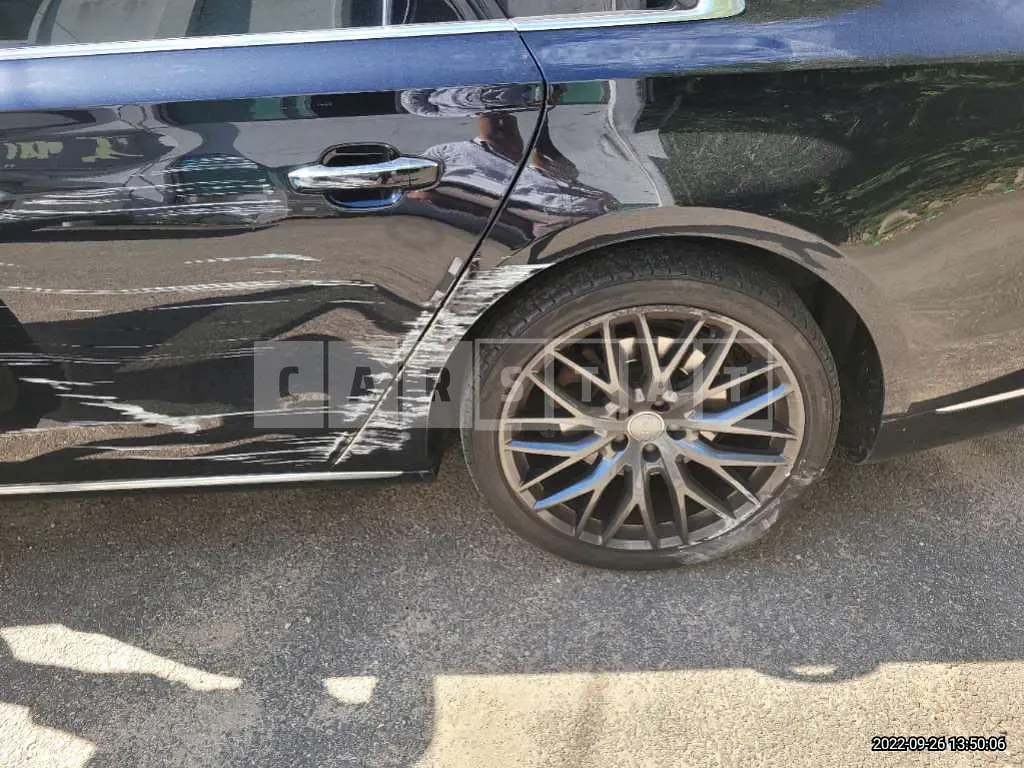Photo 2 of 24: 2015 Audi A8L 50 TDI quattro, VIN WAUZZZ4H3FN039515 — Korean insurance auction