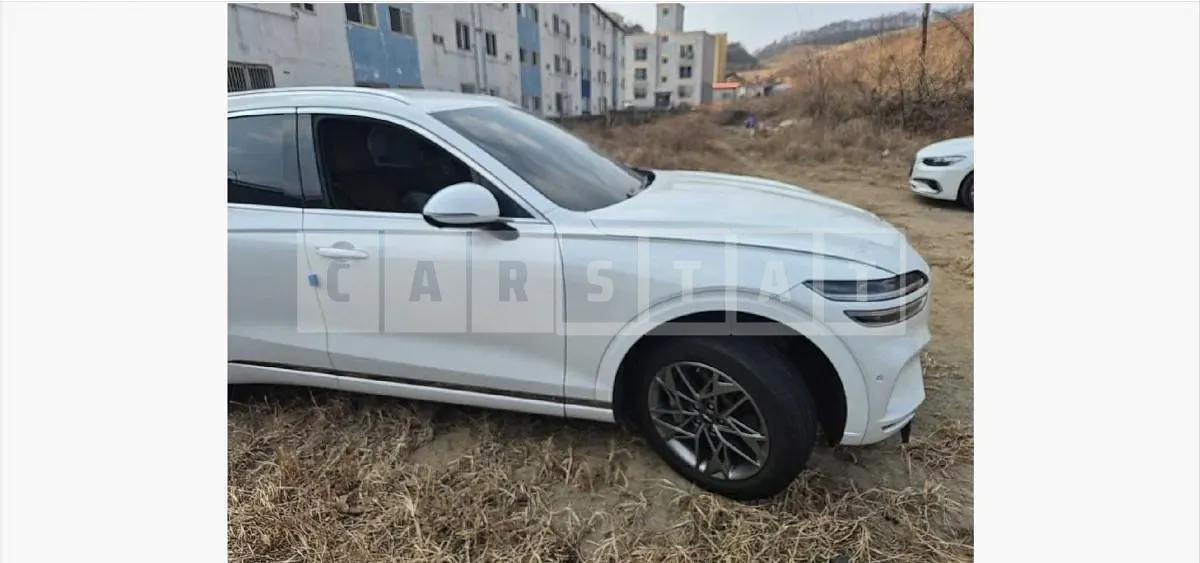 Photo 2 of 28: 2024 Genesis GV70 AWD — Korean insurance auction