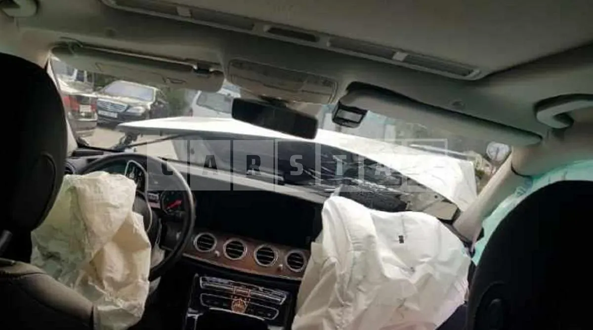 Photo 2 of 10: 2019 Mercedes-Benz E220 d 4Matic — Korean insurance auction