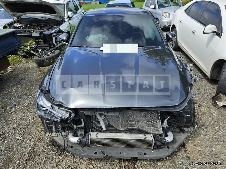 Photo 2 of 13: 2019 Genesis G70 2.0T — Korean insurance auction