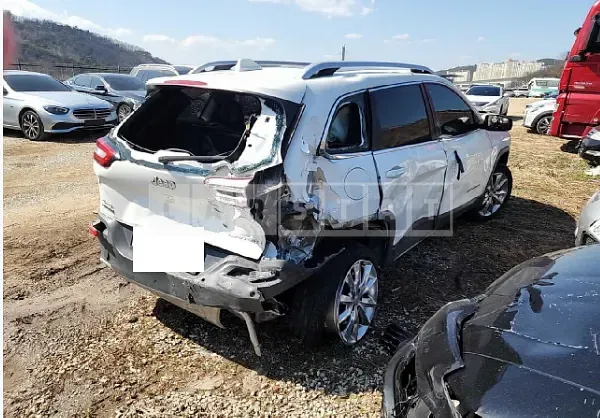 Photo 2 of 17: 2017 Jeep Zip Cherokee 2.2, VIN 1C4PJMDU0HW620159 — Korean insurance auction