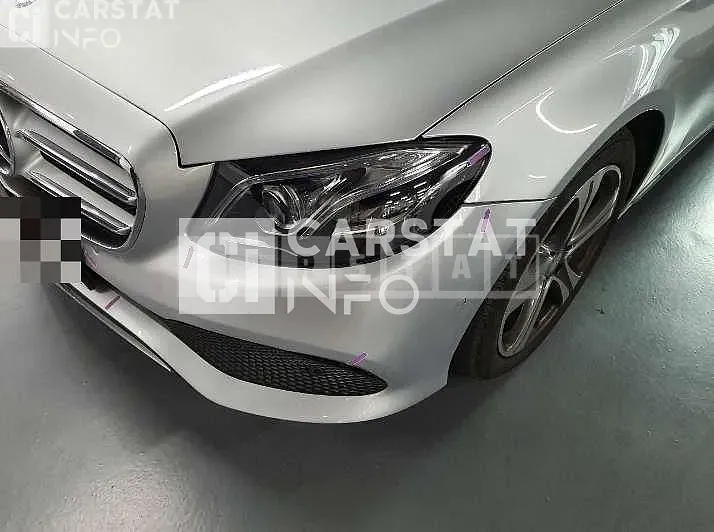 Photo 2 of 28: 2016 Mercedes-Benz E 300 4Matic, VIN WDDZF4KB1HA100518 — Korean insurance auction