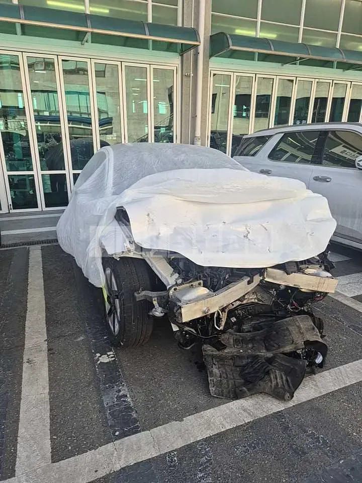Photo 2 of 27: 2022 Hyundai IONIQ 6, VIN KMHM541AFPA011095 — Korean insurance auction