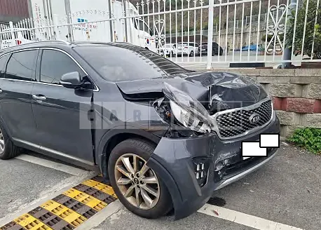 Photo 2 of 16: 2017 Kia Sorento — Korean insurance auction