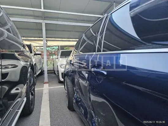 Photo 2 of 15: 2021 BMW 523d — Korean insurance auction