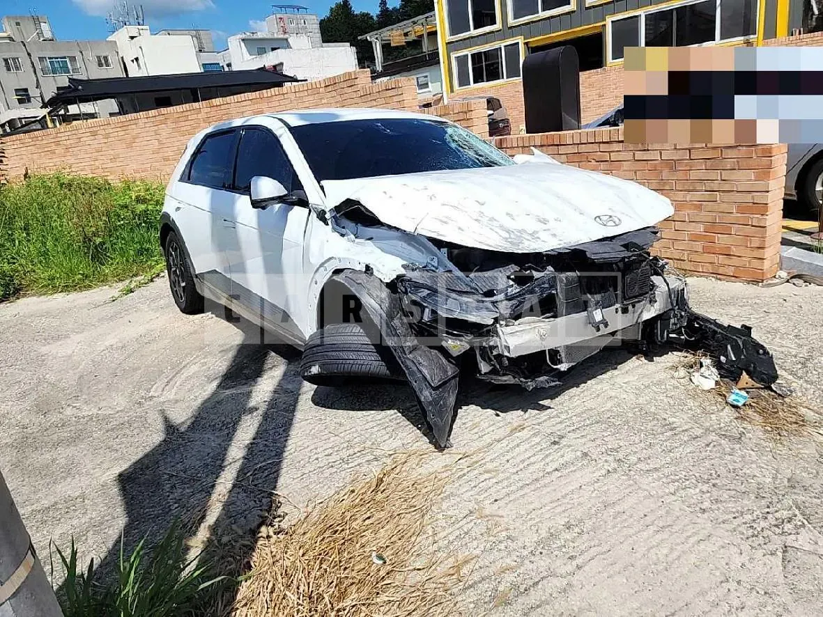Photo 2 of 11: 2024 Hyundai Ionic 5 Long Range — Korean insurance auction