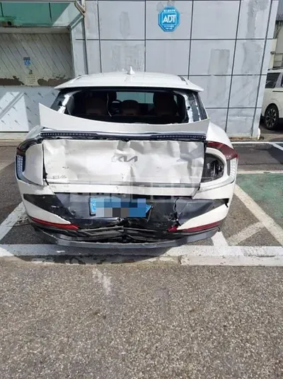 Photo 1 of 26: 2025 Kia EV6 — Korean insurance auction