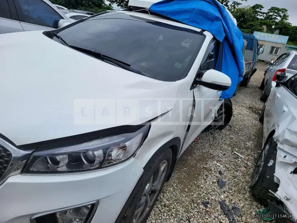 Photo 2 of 9: 2015 Kia Sorento, VIN KNAPH81ABFA116874 — Korean insurance auction