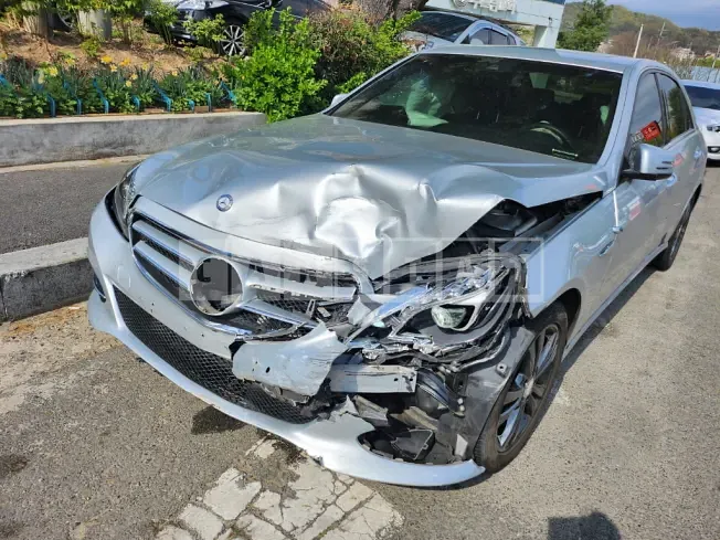 Photo 2 of 8: 2014 Mercedes-Benz E220 CDI — Korean insurance auction