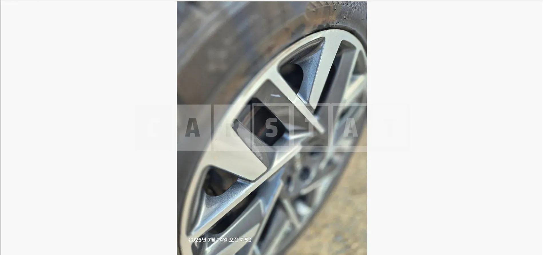 Photo 2 of 2: 2020 Hyundai (parts) Santa Fe Wheel — Korean insurance auction