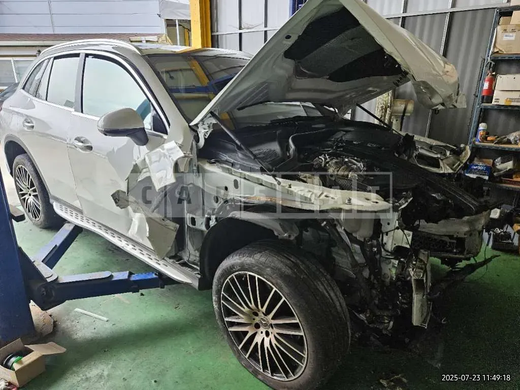 Photo 2 of 22: 2023 Mercedes-Benz GLC220 d 4Matic — Korean insurance auction
