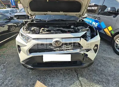 Photo 1 of 15: 2019 Toyota RAV4 — Korean insurance auction