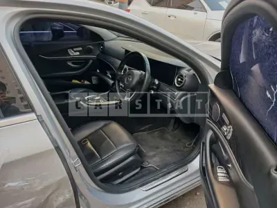 Photo 1 of 9: 2017 Mercedes-Benz E300 4Matic, VIN WDDZF4JB2HA035633 — Korean insurance auction