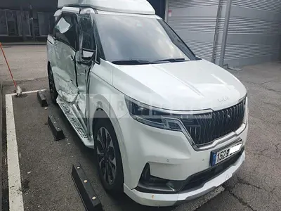 Photo 1 of 27: 2021 Kia Carnival High Limousine, VIN KNANE81BBNS131870 — Korean insurance auction