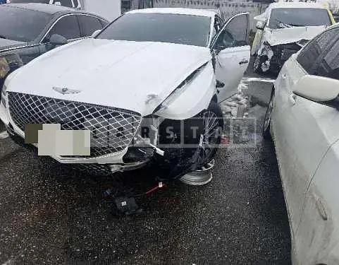 Photo 2 of 39: 2021 Genesis G80, VIN KMTGB41CBNU113692 — Korean insurance auction
