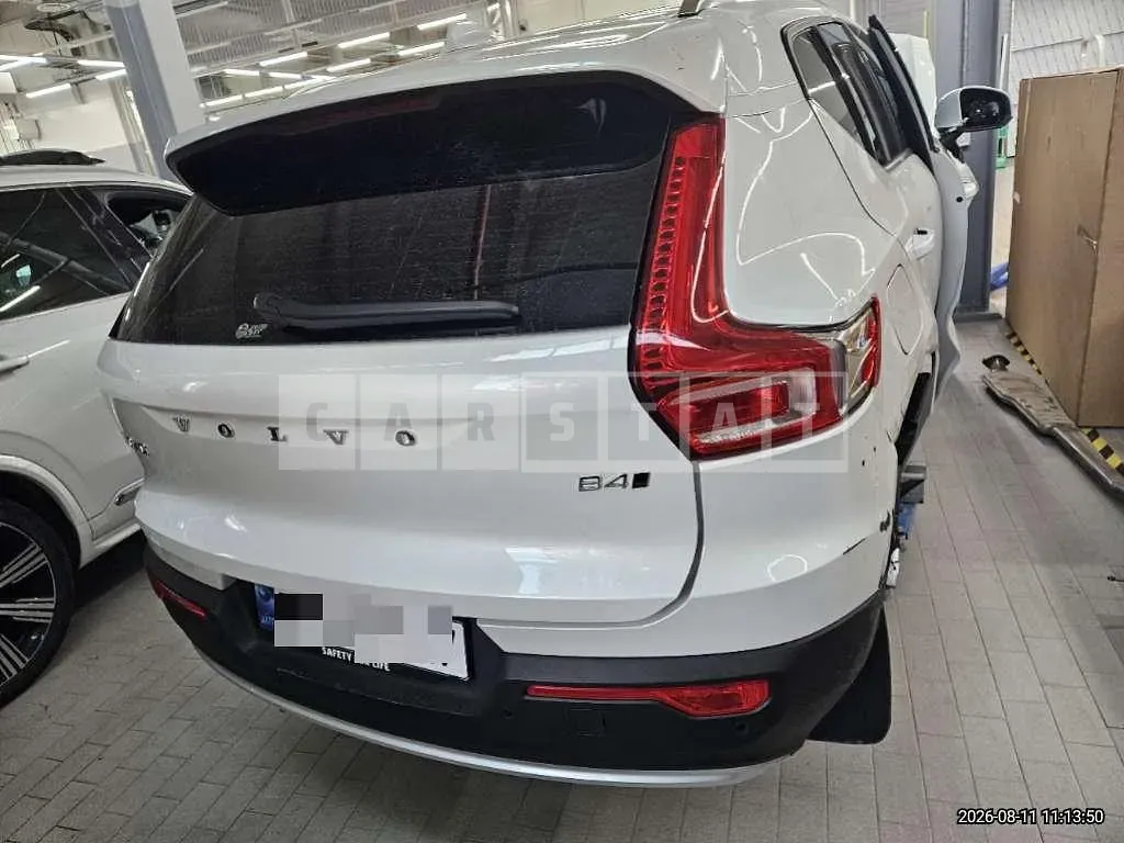 Photo 2 of 19: 2026 Volvo XC40B4 AWD — Korean insurance auction