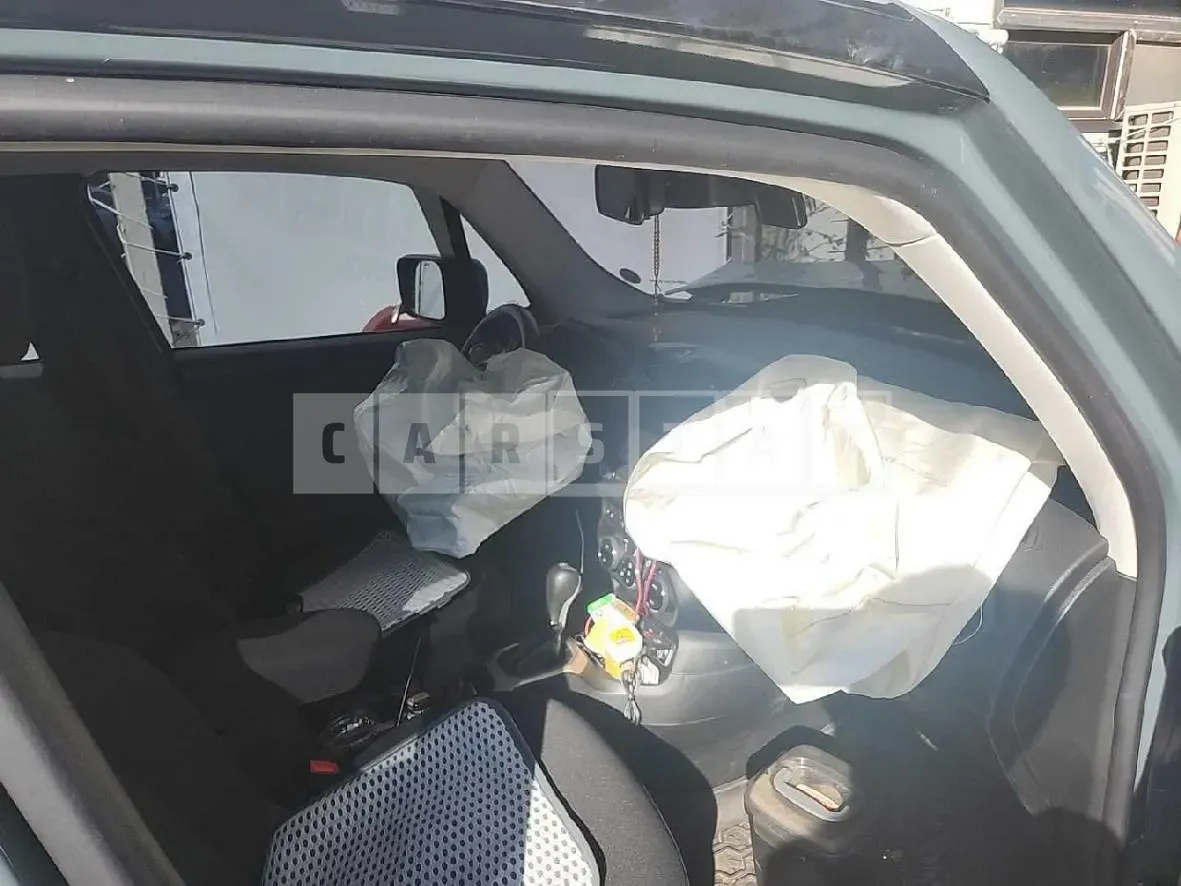 Photo 2 of 6: 2017 Jeep Zip Renegade, VIN 1C4BU0000GPD47285 — Korean insurance auction