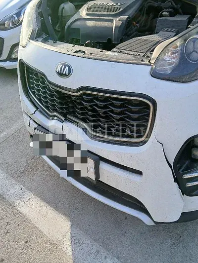 Photo 1 of 17: 2016 Kia Sportage — Korean insurance auction
