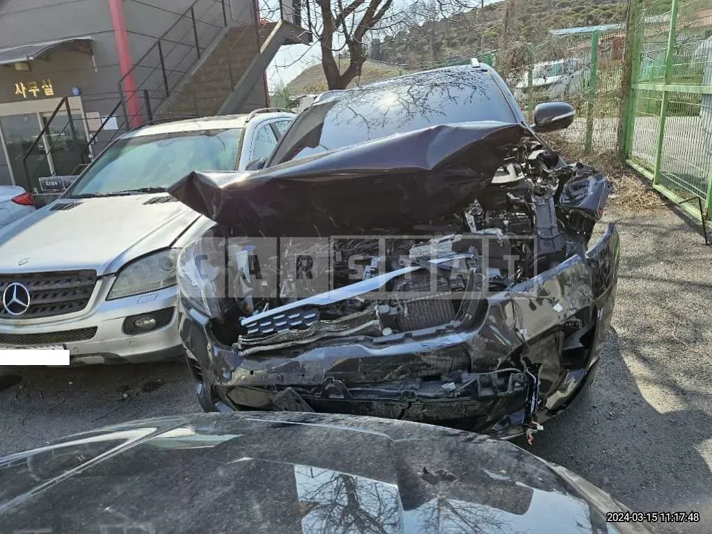 Photo 2 of 7: 2018 Kia Sorento, VIN KNAPK81BDKA501751 — Korean insurance auction
