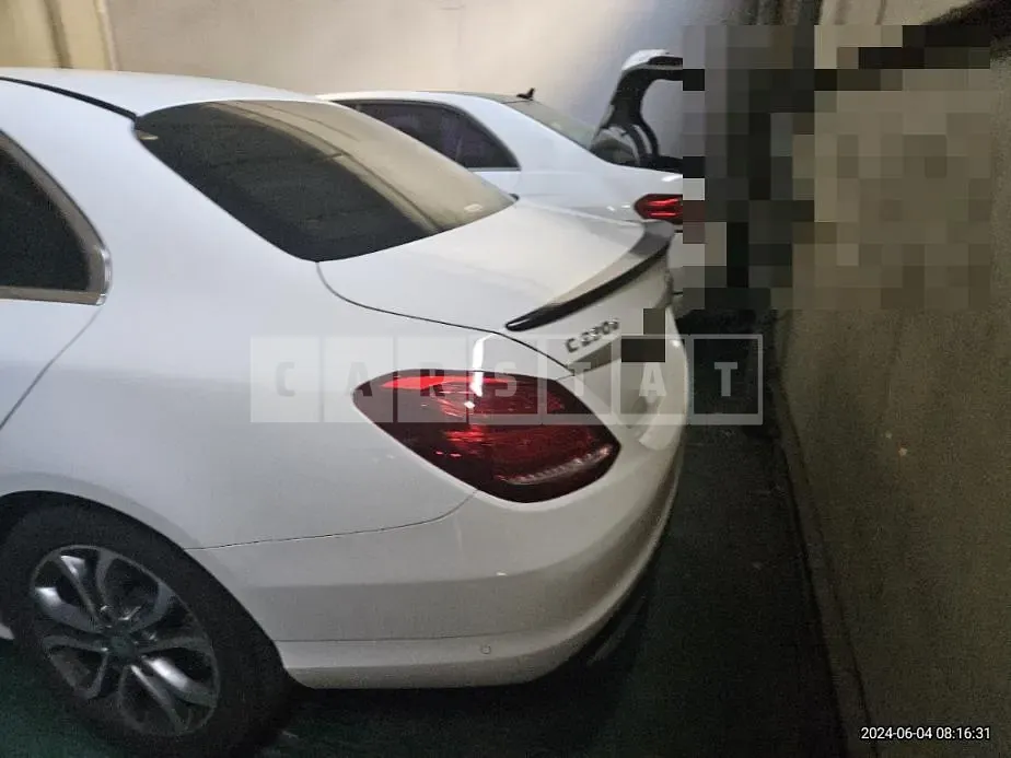 Photo 2 of 23: 2017 Mercedes-Benz C220 d — Korean insurance auction