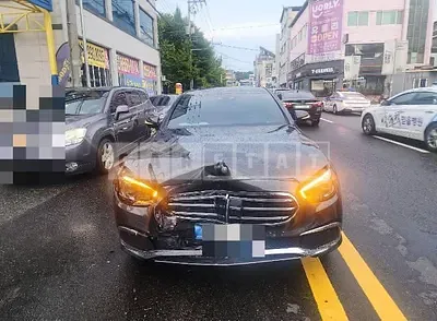 Photo 1 of 28: 2021 Mercedes-Benz E300 e 4Matic — Korean insurance auction
