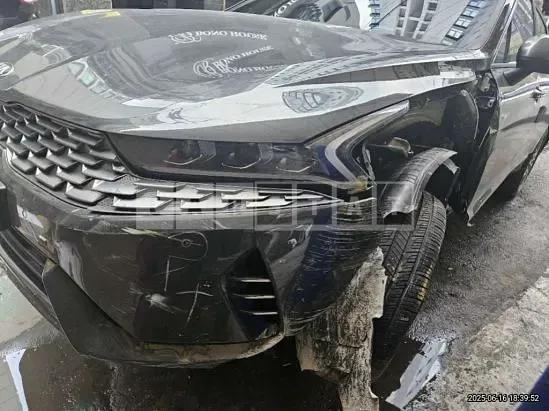 Photo 2 of 12: 2021 Kia K5 — Korean insurance auction