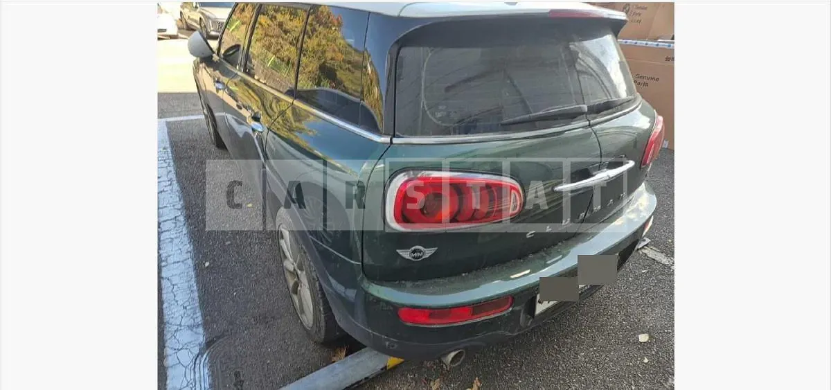 Photo 2 of 11: 2018 MINI Cooper D Clubman, VIN WMWLR9105J2E70424 — Korean insurance auction