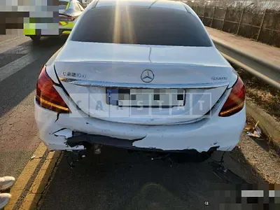Photo 1 of 13: 2021 Mercedes-Benz C220 d 4Matic — Korean insurance auction