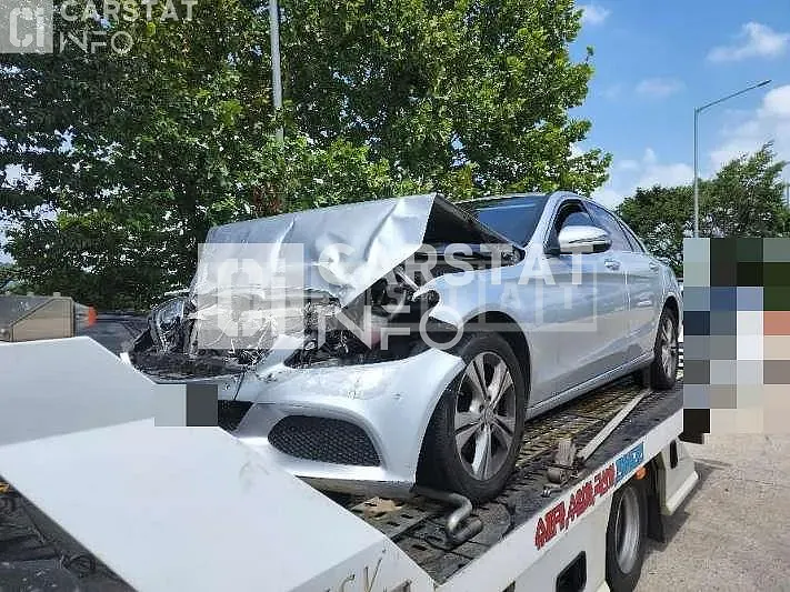Photo 2 of 12: 2016 Mercedes-Benz C220d 4Matic, VIN WDDWF0FB8GF391283 — Korean insurance auction