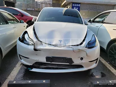 Photo 1 of 8: 2023 Tesla Model Y RWD, VIN LRWYGCFS0PC101635 — Korean insurance auction