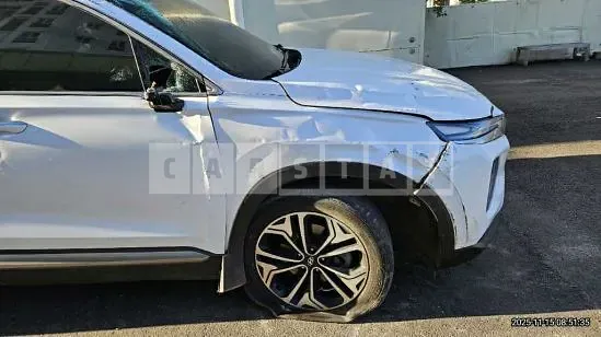 Photo 2 of 19: 2019 Hyundai Santa Fe, VIN KMHS381BBKU149304 — Korean insurance auction
