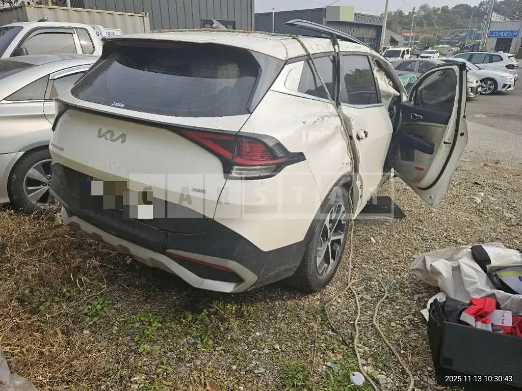 Photo 2 of 29: 2024 Kia Sportage Hybrid — Korean insurance auction