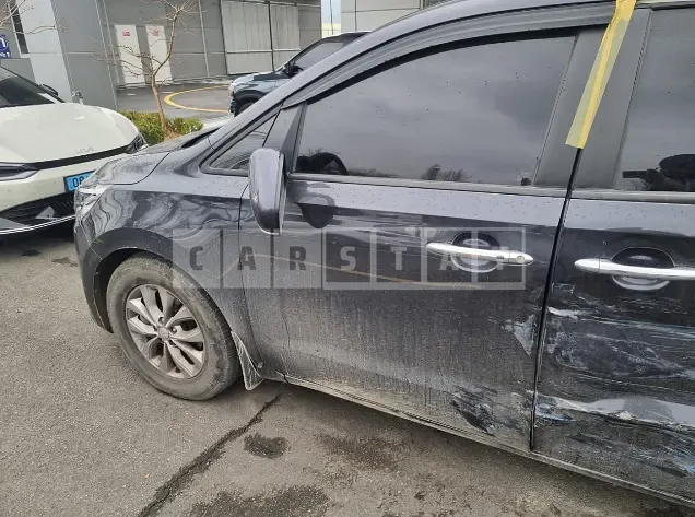 Photo 2 of 12: 2019 Kia Carnival, VIN KNHMF37ABKS455828 — Korean insurance auction