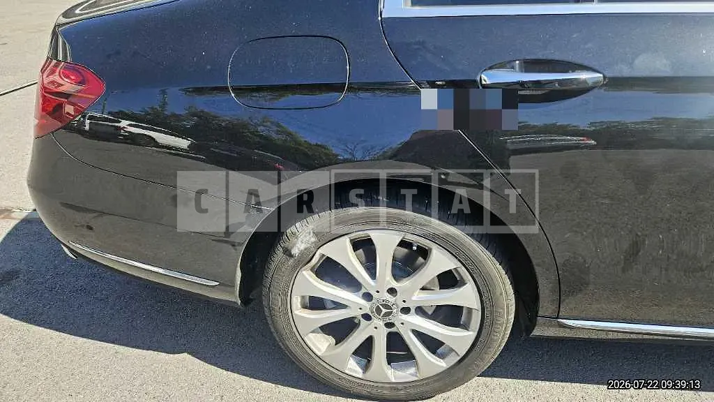 Photo 2 of 7: 2018 Mercedes-Benz E300 — Korean insurance auction
