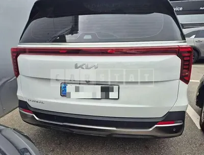 Photo 1 of 12: 2024 Kia Carnivals — Korean insurance auction