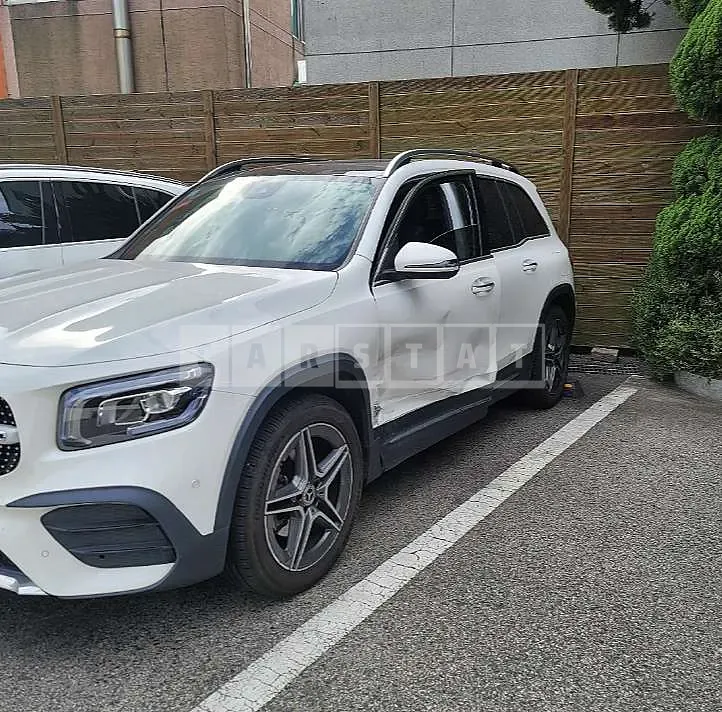 Photo 2 of 24: 2021 Mercedes-Benz GLB250 4Matic — Korean insurance auction