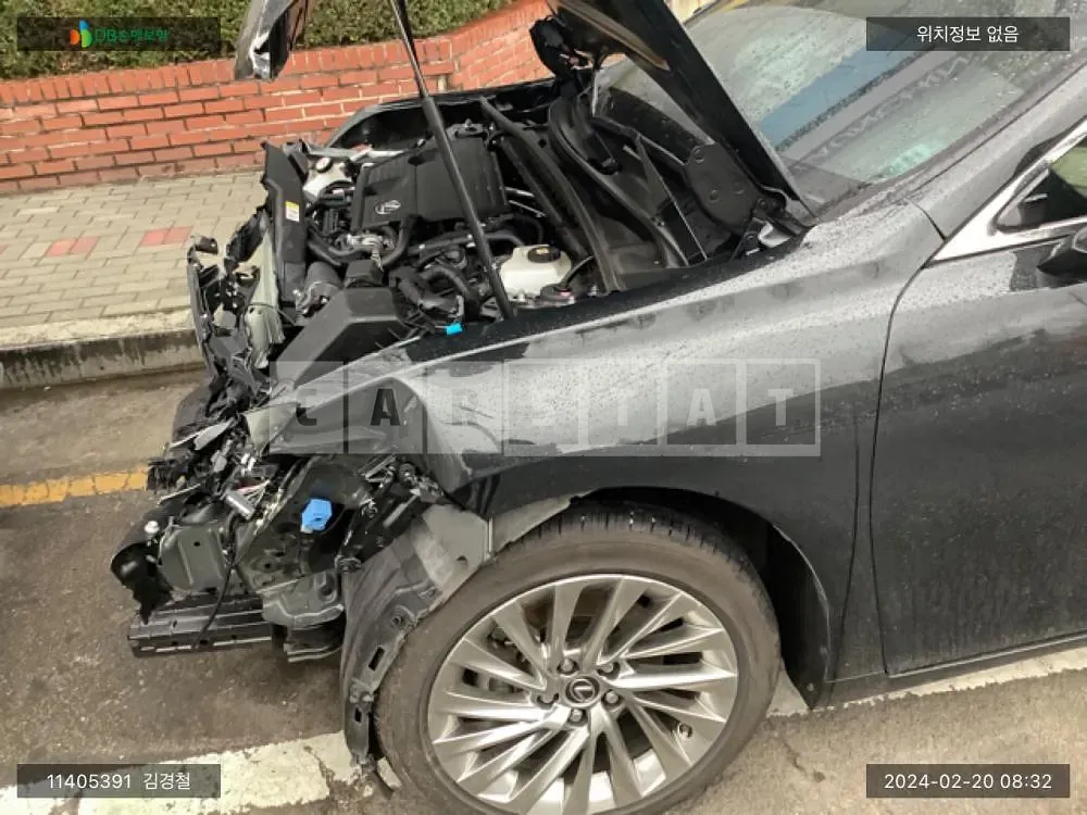 Photo 2 of 17: 2023 Lexus ES300h, VIN JTHBA1C14P2016196 — Korean insurance auction