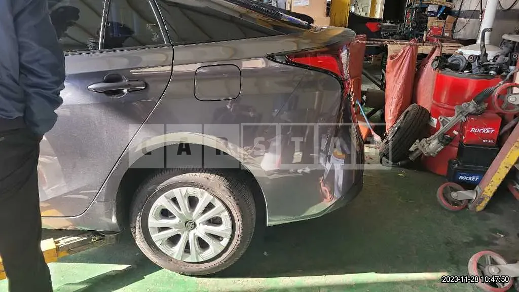 Photo 2 of 35: 2020 Toyota Prius, VIN JTDKARFU3L3124528 — Korean insurance auction
