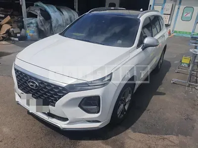 Photo 1 of 16: 2018 Hyundai Santa Fe, VIN KMHSW81XBJU771649 — Korean insurance auction