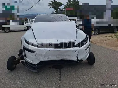 Photo 1 of 4: 2025 Tesla Model Y Long Range — Korean insurance auction