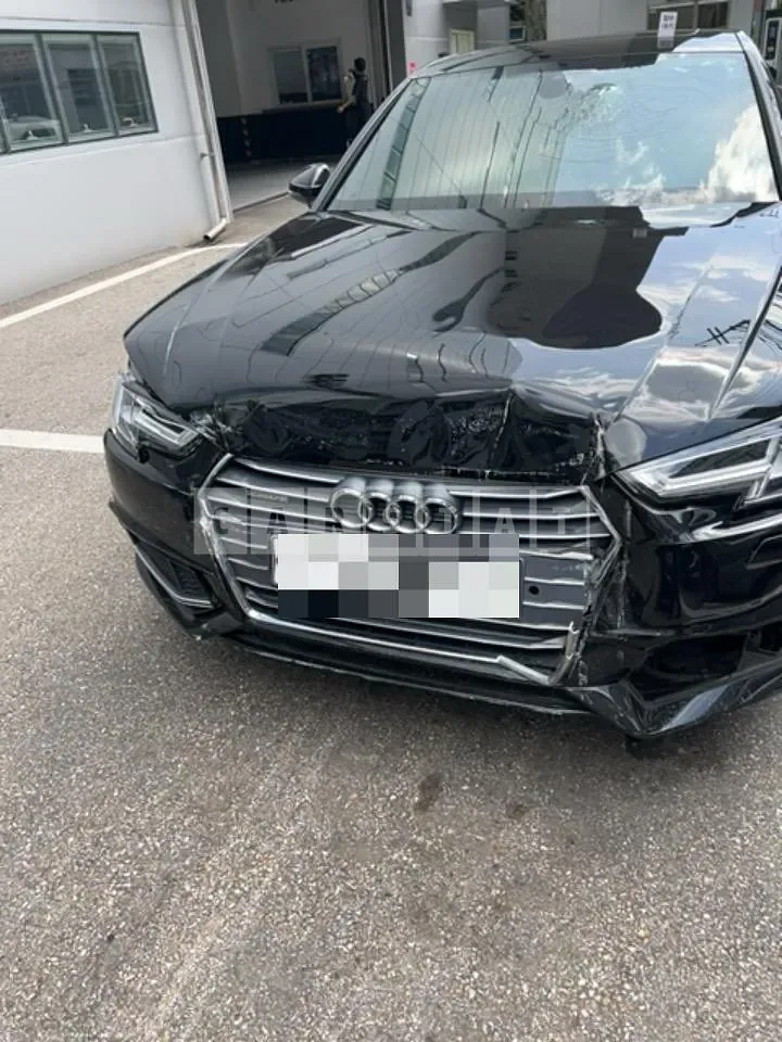 Photo 2 of 37: 2019 Audi A4 40 TFSI, VIN WAUZZZF40KN022109 — Korean insurance auction