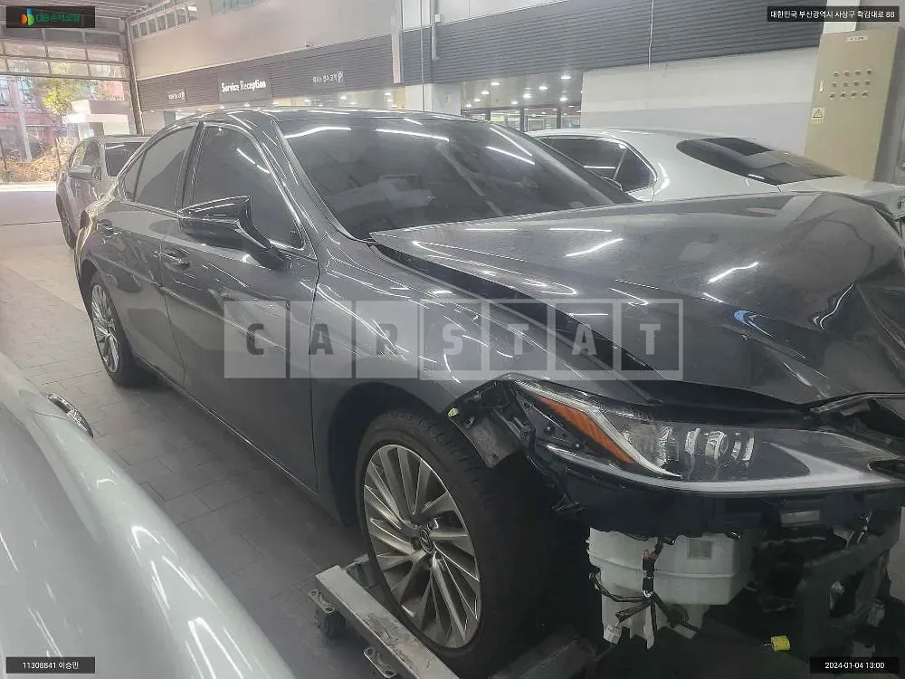 Photo 2 of 24: 2022 Lexus ES300h, VIN JTHBA1C18P2013379 — Korean insurance auction